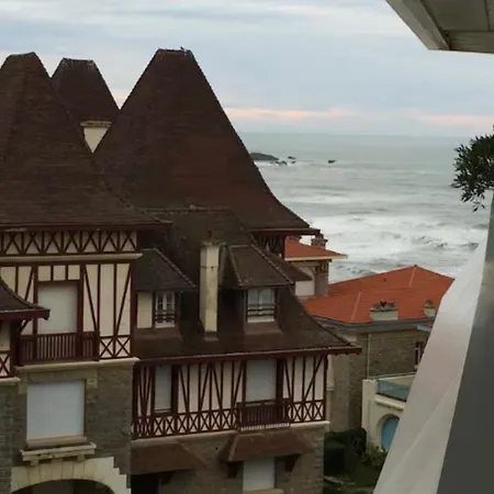 Cozy Nest For 2 With Balcony & Access بياريتز