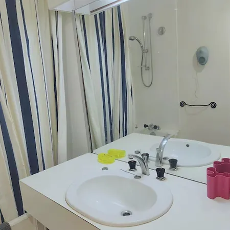 شقة Cozy Nest For 2 With Balcony & Access
