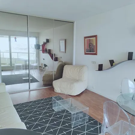 Cozy Nest For 2 With Balcony & Access